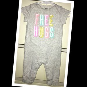 3/$20•Carters baby girl “Free Hugs” 3m coverall💕EUC💕